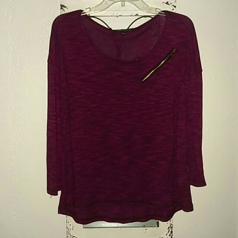 Long sleeve top with zipper detail